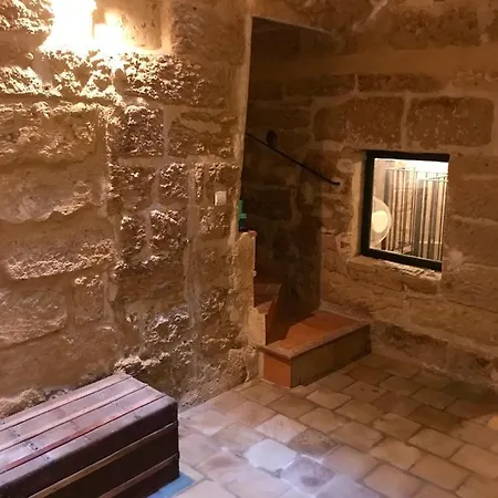 Maison de Roche - Uzès Centre historique La Fenestrelle Extérieur photo