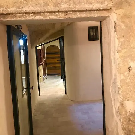 Maison de Roche - Uzès Centre historique La Fenestrelle Extérieur photo